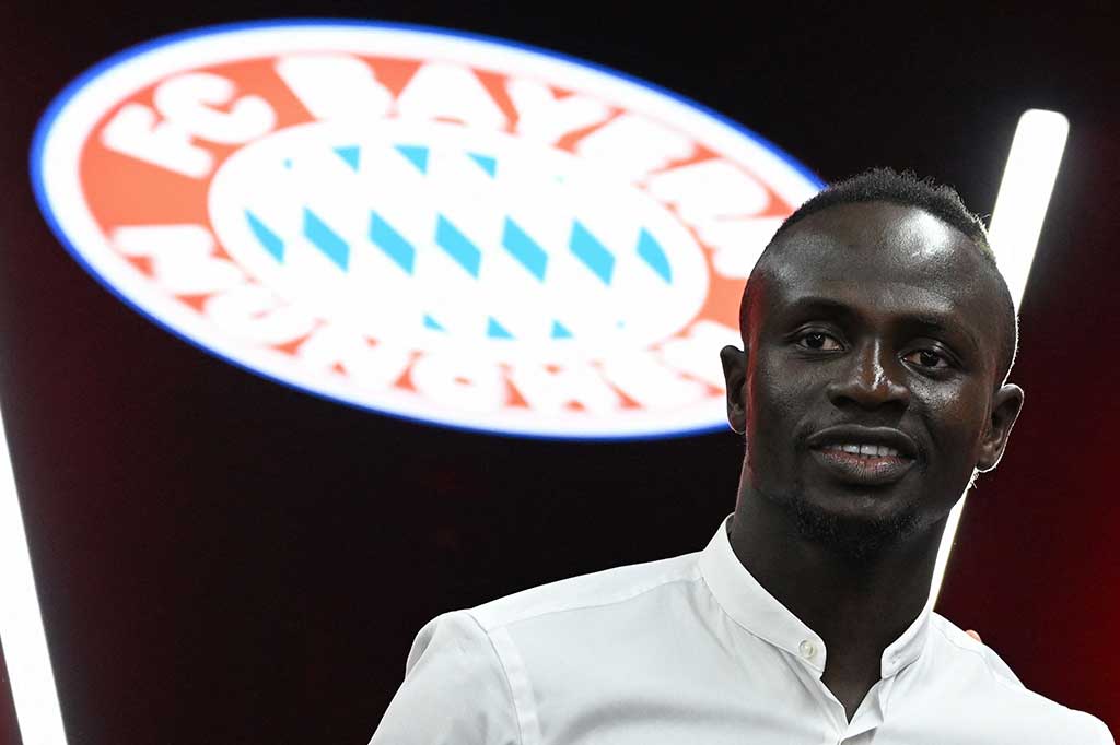 Bulan lalu Mane menjadi pemain nomor dua dalam daftar calon peraih Ballon d'Or yang akhirnya dimenangkan Karim Benzema. 