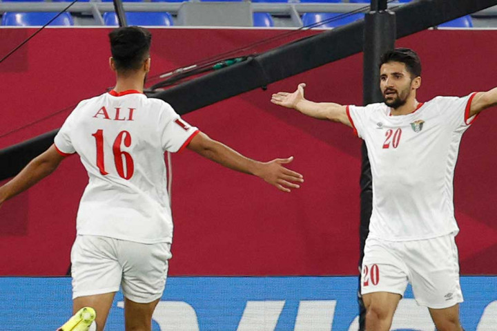 Yordania membalas satu gol juga pada menit tambahan ketika Hamza Al Daradreh memperdayai bek Cesar Azpilicueta sebelum mencetak gol.