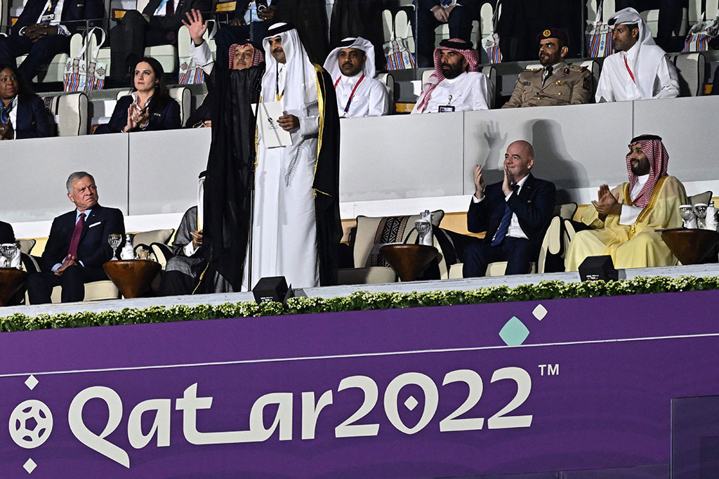 Menutup prosesi pembukaan, Emir Qatar Sheikh Tamim bin Hamad Al-Thani menyampaikan sambutannya, menyerukan bahwa Piala Dunia 2022 menandai terbukanya pintu komunikasi yang manusiawi dan beradab di negaranya.