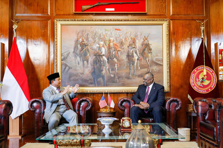Prabowo dan Austin kemudian masuk ke dalam untuk melakukan pertemuan.