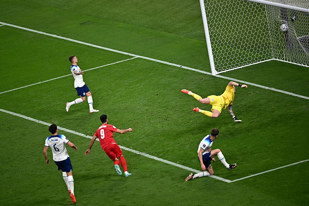 Iran kemudian berhasil memperkecil ketertinggalan pada menit ke-65 lewat tembakan keras Mehdi Taremi. Kedudukan menjadi 4-1.