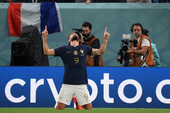 Henry mencetak 51 gol dalam 123 pertandingan untuk Prancis. Giroud, 36, menyamai angka tersebut pada penampilan internasionalnya yang ke-115.