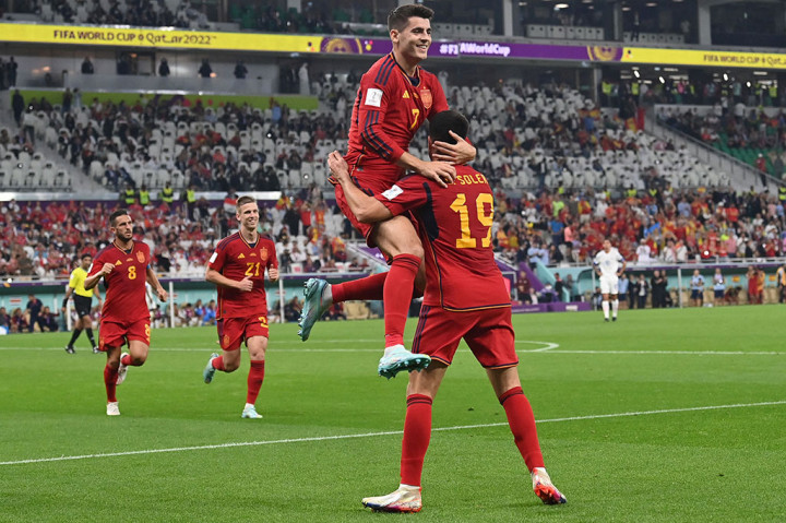 Carlos Soler menambah keunggulan untuk Spanyol pada menit ke-90 setelah tendangan kerasnya di dalam kotak penalti mengoyak gawang dari Navas sehingga skor berubah menjadi 6-0.
