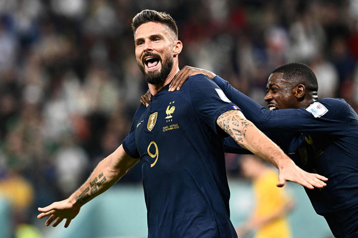 Olivier Giroud menyamakan rekor sepanjang masa Thierry Henry dengan 51 gol untuk Prancis dengan mencetak dua gol dalam pertandingan pembuka Piala Dunia negaranya melawan Australia pada hari Selasa, 22 November 2022 waktu setempat.