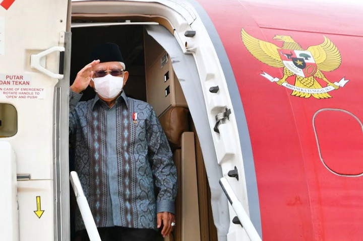 Setibanya di Palu, Ma'ruf Amin dijadwalkan menuju Kantor Gubernur Sulteng di Palu Timur untuk menunaikan ibadah Salat Jumat. Wapres kemudian menuju Sriti Convention Hall di Palu Barat untuk membuka Munas XI KAHMI.