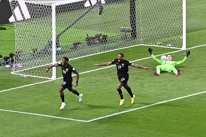 Alphonso Davies melakukan selebrasi usai menjebol gawang Kroasia.