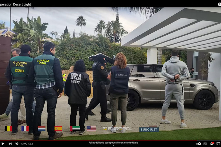 Operasi besar internasional dengan nama sandi 'Desert Light' menyita lebih dari 30 ton kokain dan menyebabkan penangkapan di Belgia, Prancis, Belanda, dan Spanyol.