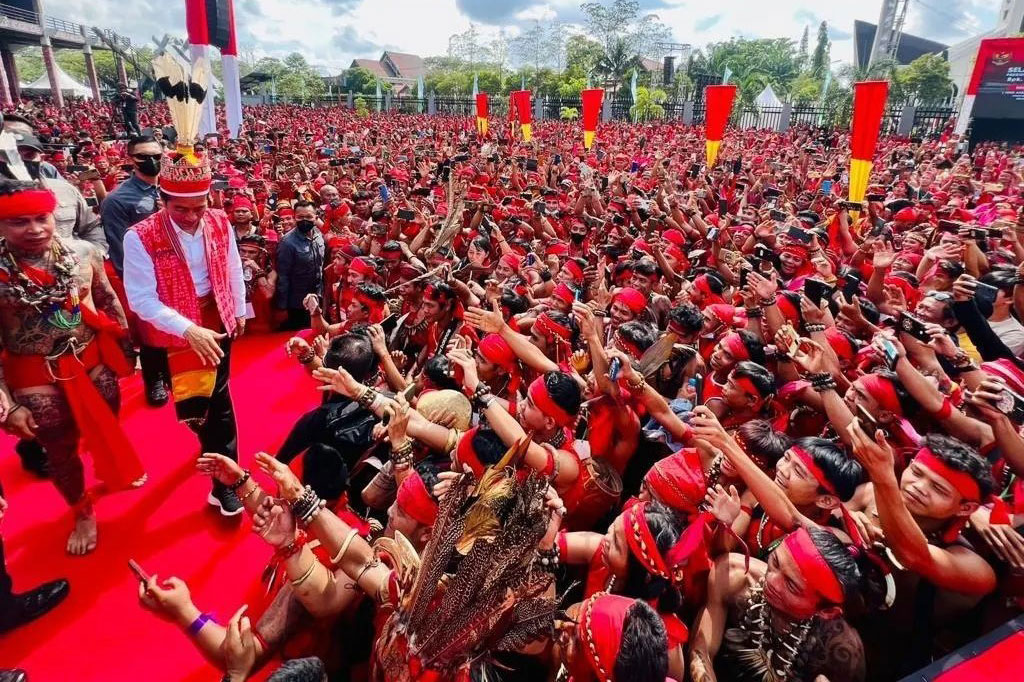 Ia menyebutkan ada Suku Dayak, Suku Jawa, Suku Sunda, Suku Sasak, Suku Batak, dan selanjutnya sampai 714 suku. 