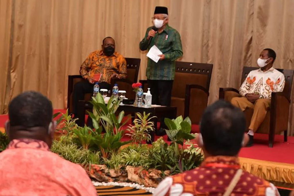 Wakil Presiden Ma'ruf Amin mengajak masyarakat Papua, khususnya Provinsi Papua Selatan, untuk menyatukan hati dan tujuan atau Izakod Bekai Izakod Kai slogan yang tertulis di Bandar Udara Internasional Mopah, Merauke.