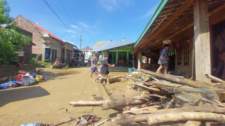Hingga kini Pemerintah Kecamatan Tambakromo masih melakukan pemdataan lebih lanjut terkait dampak kerusakan rumah warga. Sementara sejumlah tempat ibadah masjid dan musala jadi lokasi pengungsian. 