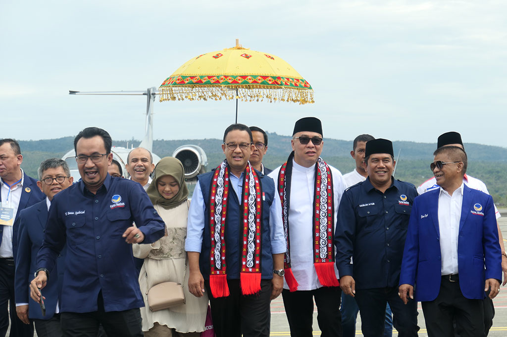 Aceh: Bakal Calon Presiden (capres) dari Partai NasDem, Anies Rasyid Baswedan mendarat di Bandara Sultan Iskandar Muda (SIM) Aceh Jumat, 2 Desember 2022, pukul 11.20 WIB. Kedatangannya ke Provinsi Aceh itu dalam rangka safari kebangsaan serta bersilaturrahmi dengan masyarakat di bumi serambi mekkah.