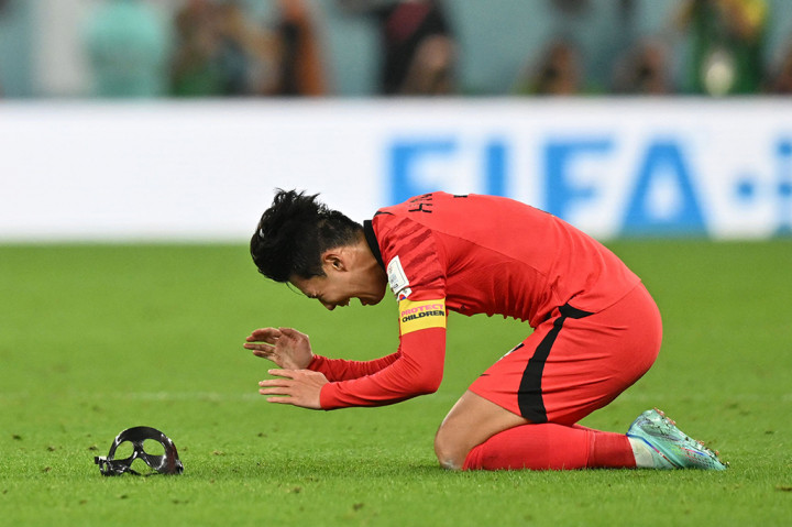 Tangis kapten Korea Selatan Son Heung-min pecah setelah tim Asia itu mengalahkan Portugal 2-1 untuk mencapai babak 16 besar Piala Dunia pada Jumat, 2 Desember 2022.