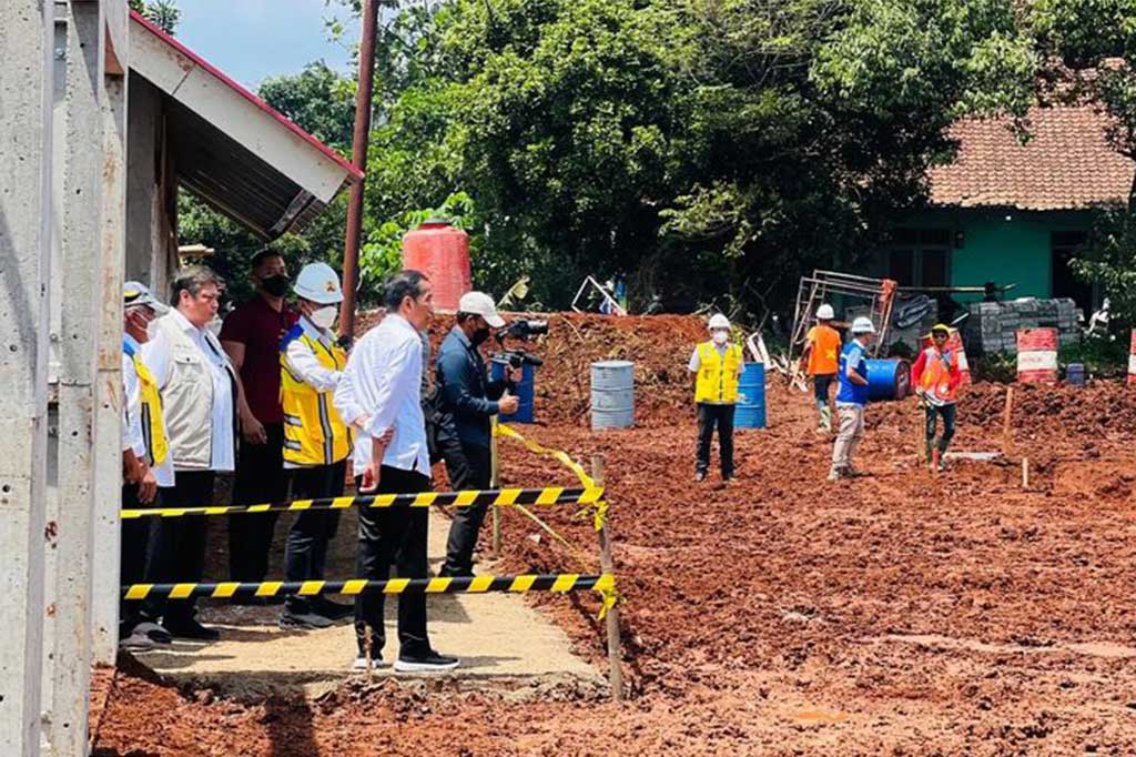 Sementara itu, bagi warga yang tidak direlokasi, Pemerintah akan memberikan bantuan yang besarannya sesuai dengan tingkat kerusakan, yakni Rp50 juta untuk rumah rusak berat, Rp25 juta untuk rumah rusak sedang, dan Rp10 juta untuk rumah rusak ringan.