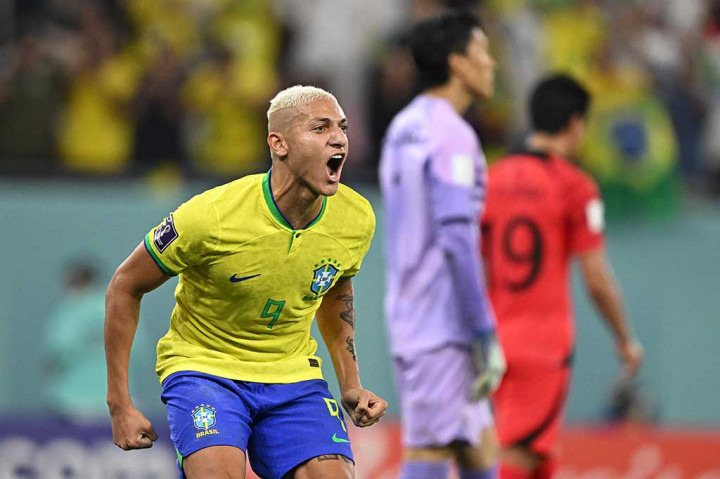 Brasil semakin berada di atas angin pada menit ke-29 setelah mencatatkan gol ketiga mereka di pertandingan melalui Richarlison yang memanfaatkan umpan Thiago Silva.