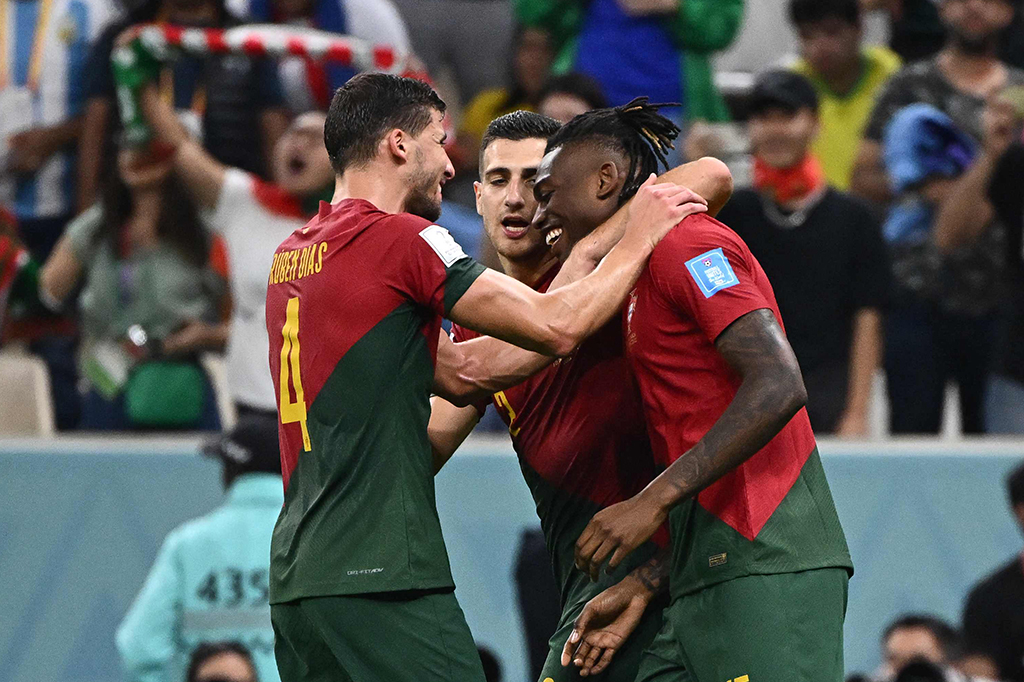 Yann Sommer harus kembali memunggut bola dari gawangnya pada menit ke-90. Kali ini gol dicetak oleh Rafael Leao lewat sepakan terukurnya di dekat garis kotak penalti. Kedudukan menjadi 6-1. Gol tersebut sekaligus mengakhiri pertandingan ini.