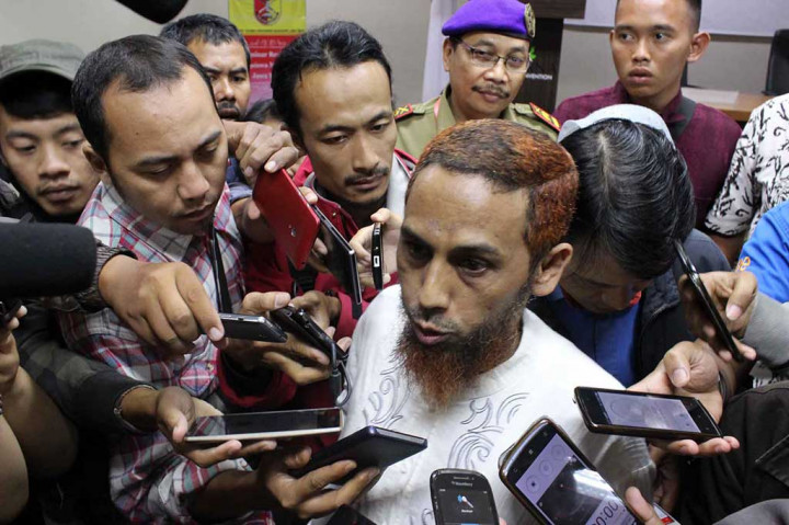 Persyaratan khusus yang dipenuhi Umar Patek ialah telah mengikuti program pembinaan deradikalissi dan berikrar setia NKRI. Pemberian pembebasan bersyarat kepada Umar Patek juga direkomendasikan Badan Nasional Penanggulangan Terorisme (BNPT), serta Detasemen Khusus 88 (Densus 88) Antiteror Mabes Polri.