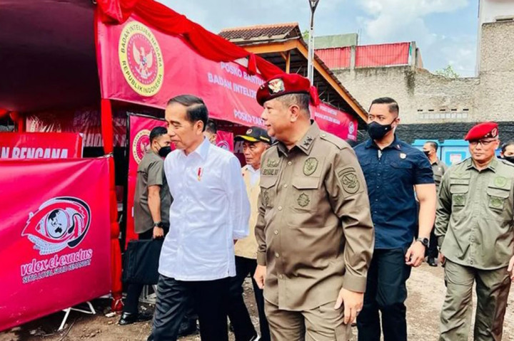 Namun setelah menghitung kembali dan menanyakan anggaran kepada Menteri Keuangan, Presiden memutuskan menambah bantuan, bagi rumah rusak berat menjadi Rp60 juta, rumah rusak sedang Rp30 juta, dan rusak ringan Rp15 juta.