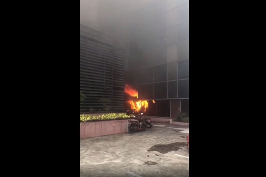 Lokasi kebakaran terjadi di gudang penyimpanan milik negara Kantor Kemenkumham, Jakarta. Untuk memadamkan api pihak Penanggulangan Kebakaran dan Penyelamatan (Gulkarmat) mengerahkan sebanyak 26 unit dan 130 personel yang berasal dari Jakarta Pusat, Jakarta Barat, dan Jakarta Selatan.