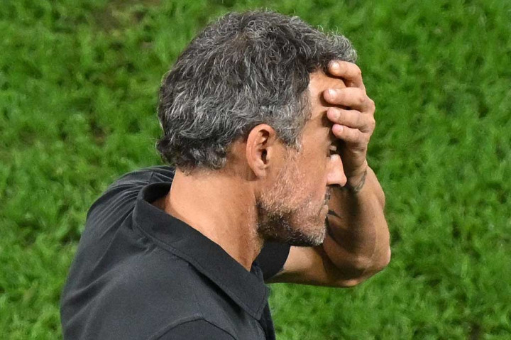 Timnas Spanyol, Kamis, 8 Desember 2022, telah memecat pelatih Luis Enrique setelah juara 2010 itu terhenti di babak 16 besar Piala Dunia 2022.