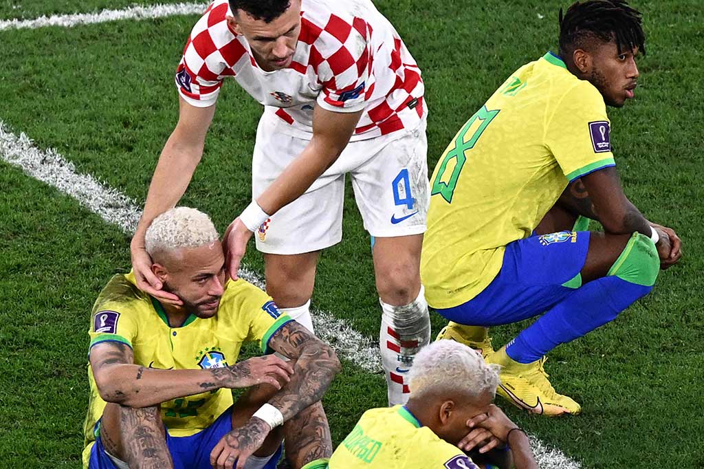 Sebelumnya, Perisic sudah menghibur Neymar dan kawan-kawan setelah Kroasia mengamankan tempat di semifinal dengan mengalahkan Selecao melalui adu penalti. Dan putranya, Leo, mengikuti teladannya tersebut.