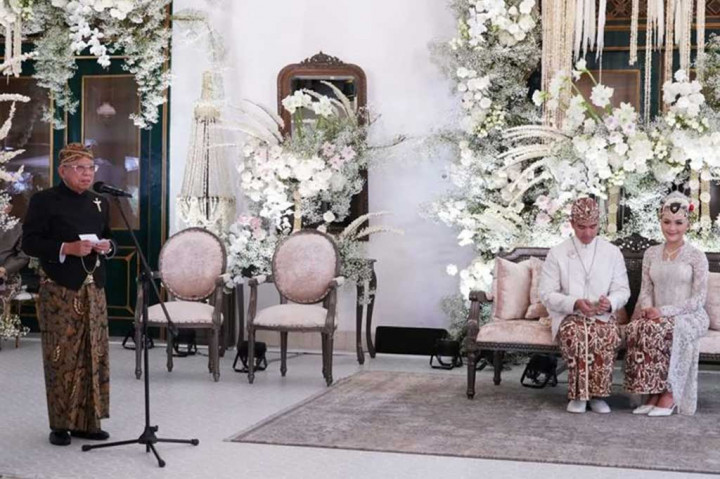 Setelah akad, Wapres kemudian menyampaikan khotbah nikah dan doa kepada Kaesang dan Erina Sofia Gudono.