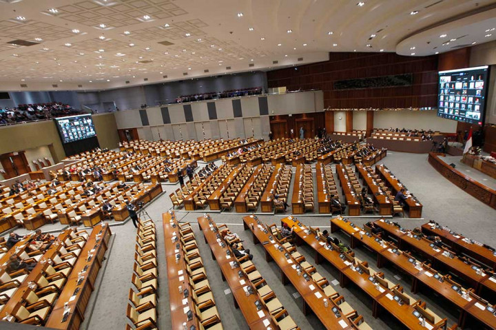 Ia memandang diperlukan perjanjian bagi kedua negara dalam hal ekstradisi bagi pelaku tindak pidana. Terlebih, ia menyebut Singapura kerap menjadi tujuan akhir atau tujuan transit pelaku kejahatan lantaran letaknya yang berbatasan langsung dengan wilayah Indonesia dan kebijakan bebas visa yang diberlakukan terhadap Singapura,