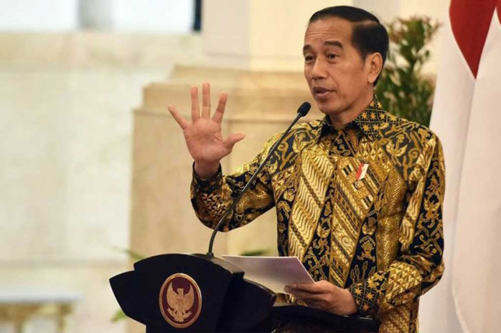Presiden Joko Widodo (Jokowi) meminta industri perbankan lebih mempedulikan usaha mikro kecil dan menengah (UMKM). 