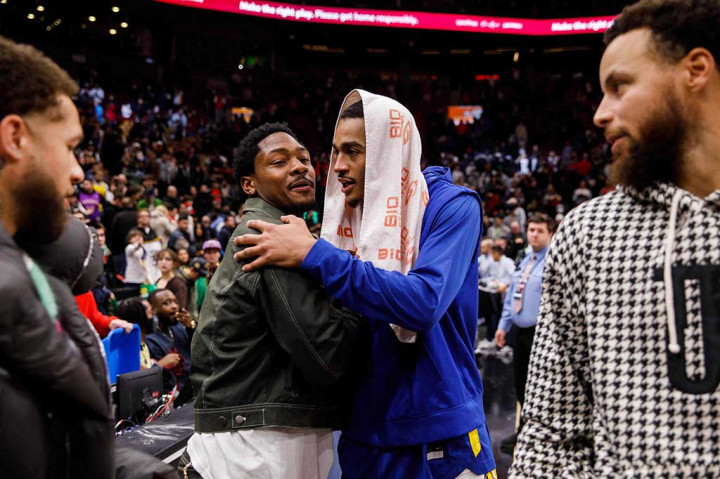 Jordan Poole mencetak 43 poin, tertinggi dalam kariernya saat membantu Golden State Warriors mengalahkan tuan rumah Toronto Raptors dengan skor 126-110 dalam lanjutan laga NBA di Air Canada Centre, Senin, 19 Desember 2022 WIB.