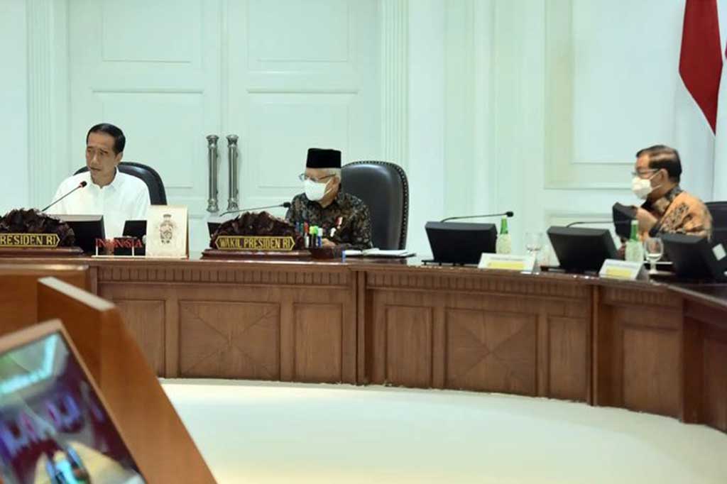 Presiden Joko Widodo (Jokowi) mengatakan akan terdapat pergerakan sebanyak 44 juta orang saat momentum menjelang dan perayaan Natal 2022 serta tahun baru 2023. Oleh karena itu Presiden  meminta seluruh kementerian dan lembaga non-kementerian untuk menyiapkan berbagai kebijakan dan infrastruktur agar suasana Natal dan tahun baru 2023 berjalan aman dan nyaman.