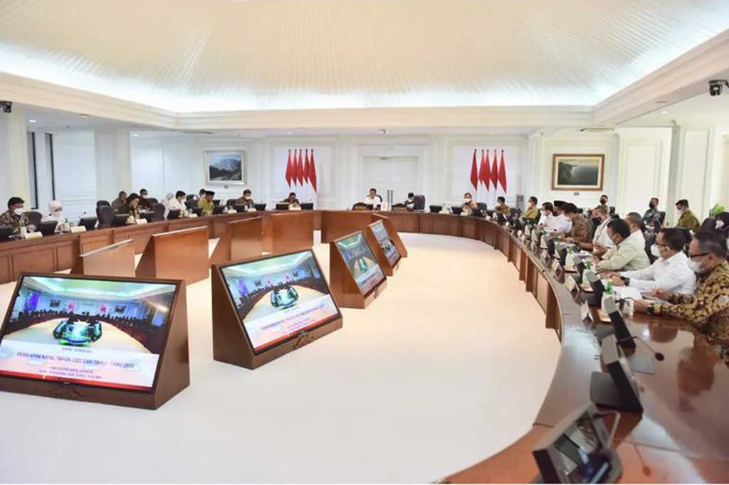 Jokowi meminta seluruh pemangku kepentingan untuk mengantisipasi masalah dan gangguan yang berpotensi muncul pada momentum natal dan tahun baru 2023.
