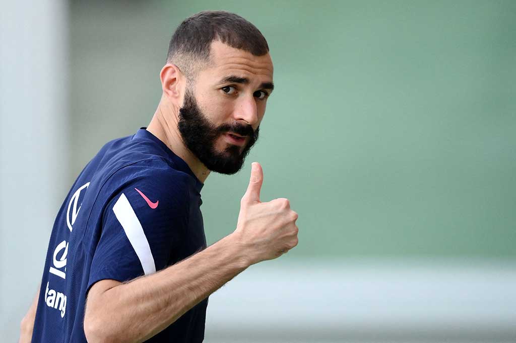 Pemenang Ballon D'Or, Karim Benzema mengumumkan pensiun dari sepak bola internasional, Senin, 19 Desember 2022, kurang dari 24 jam setelah tim nasional Prancis kalah di partai final Piala Dunia 2022 dari Argentina.