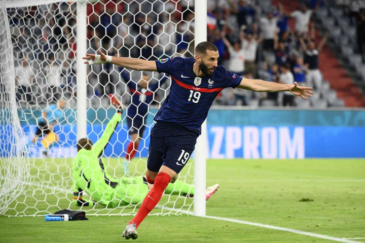 Benzema mengakhiri kariernya di timnas Prancis dengan torehan 37 gol dalam 97 penampilan. Bersama negaranya, Benzema telah memenangkan gelar UEFA Nations League 2020-21 dan runner-up Piala Dunia 2022, meski dia absen di sepanjang kompetisi ini karena cedera. 