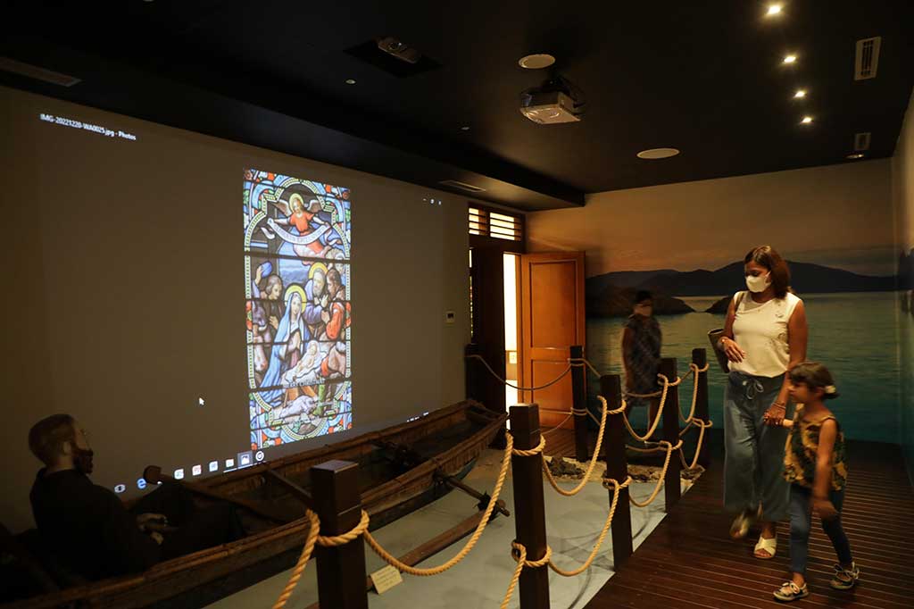 Museum yang menyimpan sekitar 400 koleksi benda-benda liturgi umat Katolik di Indonesia, khususnya DKI Jakarta ini menyimpan sejumlah koleksi ikonis dari Museum Katedral, di antaranya benda-benda suci (relikwi) peninggalan para tokoh suci yang mati martir. 