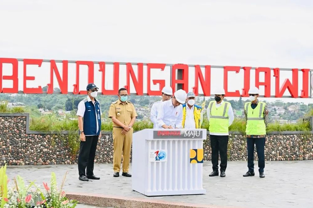 Presiden Joko Widodo meresmikan Bendungan Ciawi dan Sukamahi di Kabupaten Bogor, Jawa Barat, Jumat, 23 Desember 2022. Bendungan tersebut sebagai pengendali banjir di Jakarta.