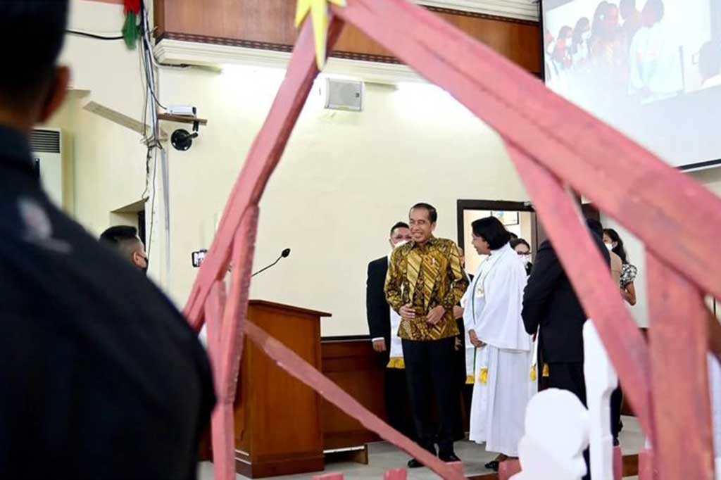 Usai meninjau perayaan Natal dan menyapa umat Kristiani di gereja tersebut, Presiden kemudian melanjutkan perjalanan menuju Gereja Katedral Bogor. Di sana, Presiden kembali menyapa dan menyampaikan pesan kepada umat Kristiani yang sedang melakulan peribadatan di gereja tersebut.
