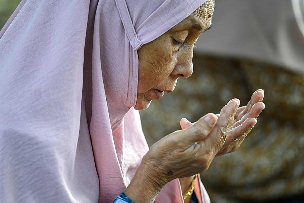 Setiap 26 Desember, seluruh kuburan massal tsunami dipadati warga dari berbagai suku dan agama untuk mendoakan keluarganya yang menjadi korban sekaligus untuk mengenang bencana gempa bumi berkekuatan 9.2 SR dan disusul dengan gelombang tsunami pada 2004 silam.