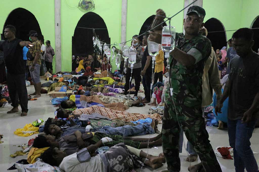 Puluhan imigran Rohingya yang terdampar di Aceh harus mendapat perawatan medis darurat, setelah sebuah kapal yang membawa hampir 200 orang mendarat di Indonesia, Senin, 26 Desember 2022. Ini merupakan pendaratan keempat etnis Rohingya di Aceh dalam beberapa bulan terakhir.