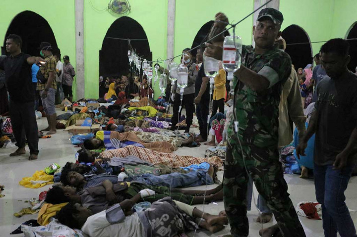 Puluhan imigran Rohingya yang terdampar di Aceh harus mendapat perawatan medis darurat, setelah sebuah kapal yang membawa hampir 200 orang mendarat di Indonesia, Senin, 26 Desember 2022. Ini merupakan pendaratan keempat etnis Rohingya di Aceh dalam beberapa bulan terakhir.