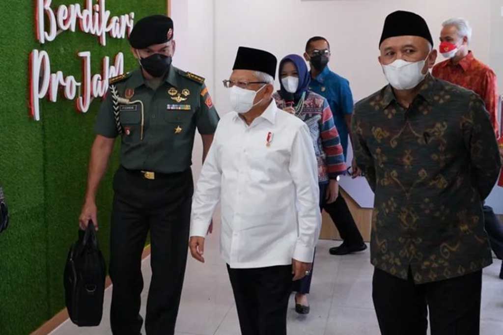 Untuk itu, Wapres meminta penyaluran Kredit Usaha Rakyat (KUR) dengan skema KUR Khusus berbasis kelompok usaha atau klaster, melalui Lembaga Penyalur Dana Bergulir KUMKM agar terus ditingkatkan. 