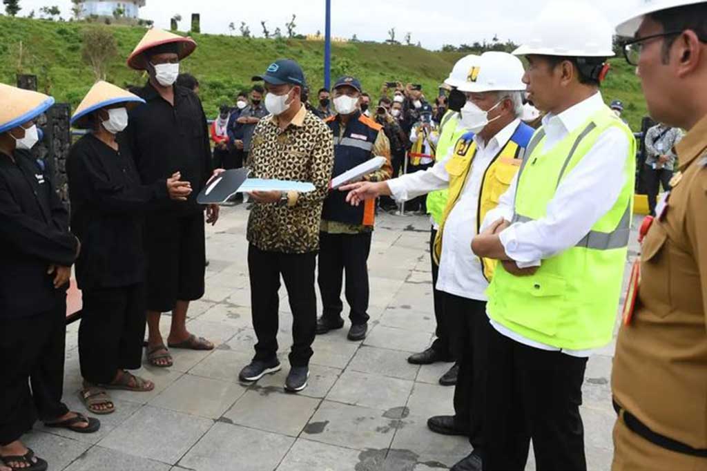 Petani lain juga menyampaikan kekhawatiran akan masa depan sektor pertanian apabila regenerasi petani tak digencarkan mulai dari sekarang. 