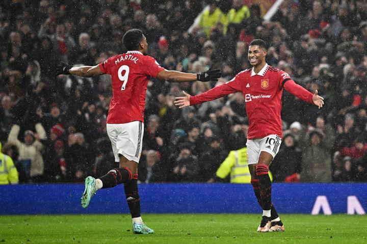 MU menambahkan keunggulan mereka menjadi 2-0 empat menit kemudian berkat gol Anthony Martial menyambar uman silang Rashford dari sayap kiri. Bola sempat mengenai Wayne Hennesey sebelum masuk ke gawang Nottingham Forest.