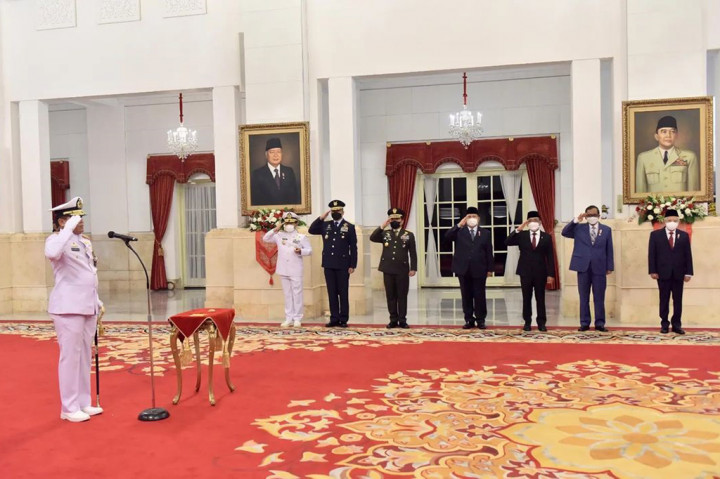 Presiden Joko Widodo melantik Laksamana Madya Muhammad Ali sebagai Kepala Staf Angkatan Laut (KSAL) menggantikan Laksamana Yudo Margono.