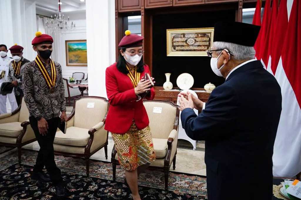 Wakil Presiden Ma'ruf Amin menerima audiensi Pengurus Pusat Perhimpunan Mahasiswa Katolik Republik Indonesia (PMKRI) di kediaman resmi Wapres, Jakarta, Rabu, 28 Desember 2022.