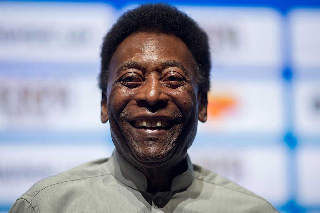 RS Albert Einstein menyatakan Pele meninggal dunia pada Kamis pukul 15.27 waktu setempat karena sejumlah kegagalan organ akibat perkembangan kanker usus besar dan beberapa kondisi medis sebelumnya. 