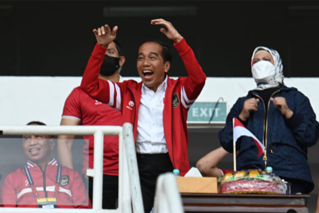 Meski ditahan imbang Thailand, Presiden Jokowi tetap optimistis Indonesia bisa menjadi juara Piala AFF pada tahun ini. Menurut Presiden, permainan tim asuhan pelatih Shin Tae-yong tersebut sudah sangat apik. 