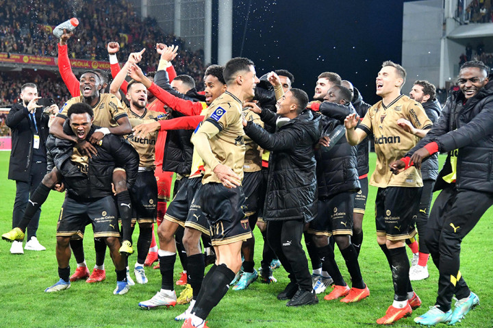 Lens menambah keunggulan mereka di awal babak kedua atau tepatnya menit ke-47 melalui gol Alexis Claude Maurice yang memanfaatkan kesalahan dari lini tengah PSG. Kedudukan menjadi 3-1. Tidak ada gol tambahan yang tercipta hingga pertandingan selesai. 