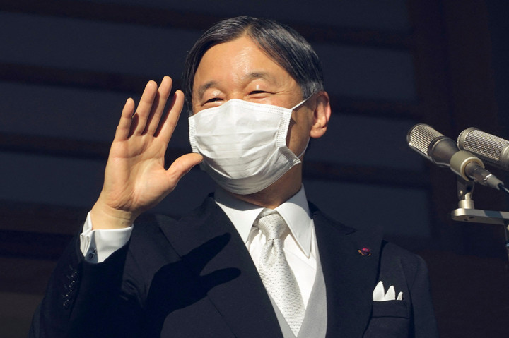 Kaisar Jepang Naruhito pada Senin, 2 Januari 2023, menyampaikan salam Tahun Baru publik pertamanya sejak 2020, melanjutkan tradisi tahunan saat bangsa dan keluarga kerajaan secara bertahap kembali normal.