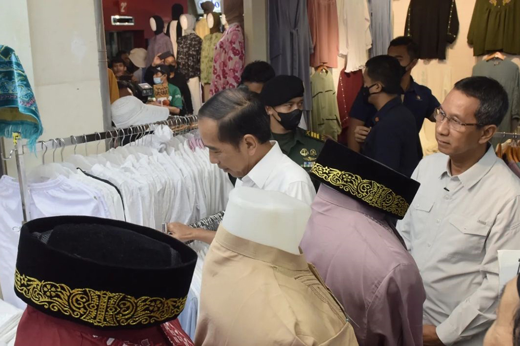 Presiden mengaku ingin melihat langsung pasar agar ada optimisme yang muncul kembali untuk tahun 2023, setelah Indonesia mampu melewati ancaman perekonomian tahun 2022. 