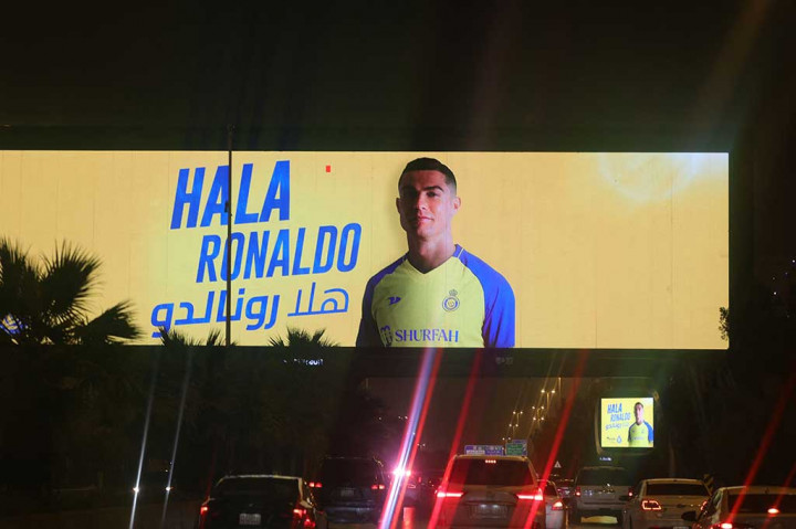 ?Al Nassr berharap stadion penuh selama pengenalan Ronaldo yang sejauh ini menjadi bintang terbesar yang pernah bermain di Arab Saudi, meskipun pemain-pemain kelas wahid seperti George Weah, Pep Guardiola dan Xavi juga pernah bermain di negara Teluk yang kaya raya ini.