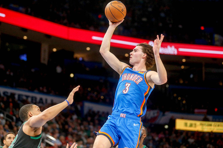 Selanjutnya Aaron Wiggins mendapat 17 poin dan Kenrich Williams mencetak 10 poin melengkapi deretan panjang peraih dua digit di kubu Thunder.